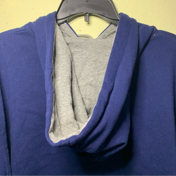 UCONN hoodie - Picture 5 of 6